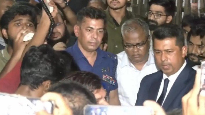 ‘আর কখনো ফিরবেন না’ শর্তে চুয়েট ছাড়লেন নতুন উপাচার্য